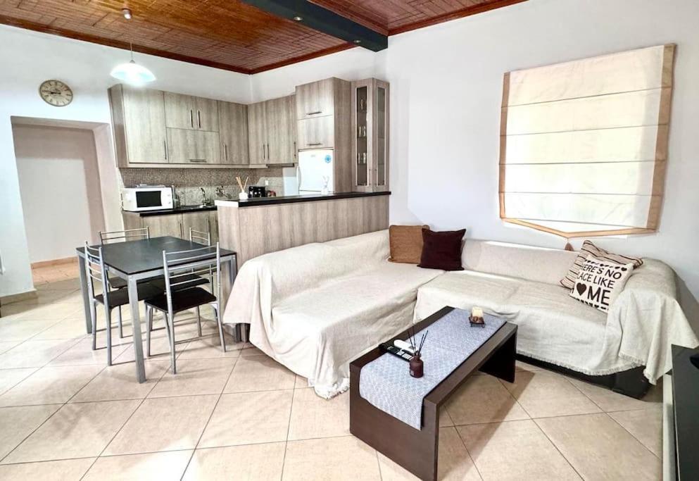 Appartement Renovated House With Garden In Tripoli Extérieur photo